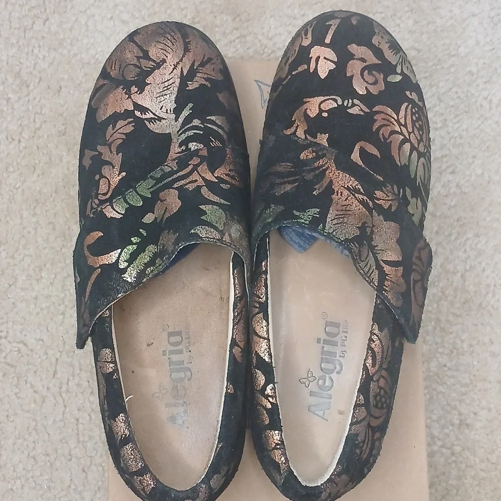 Alegria Lauryn Printed Nubuck Clogs Women's 8/38